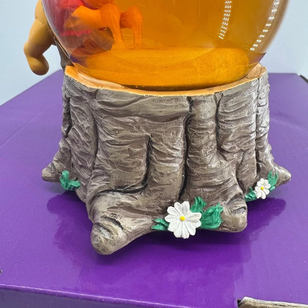 Rare! Winnie the Pooh in honey musical snow globe